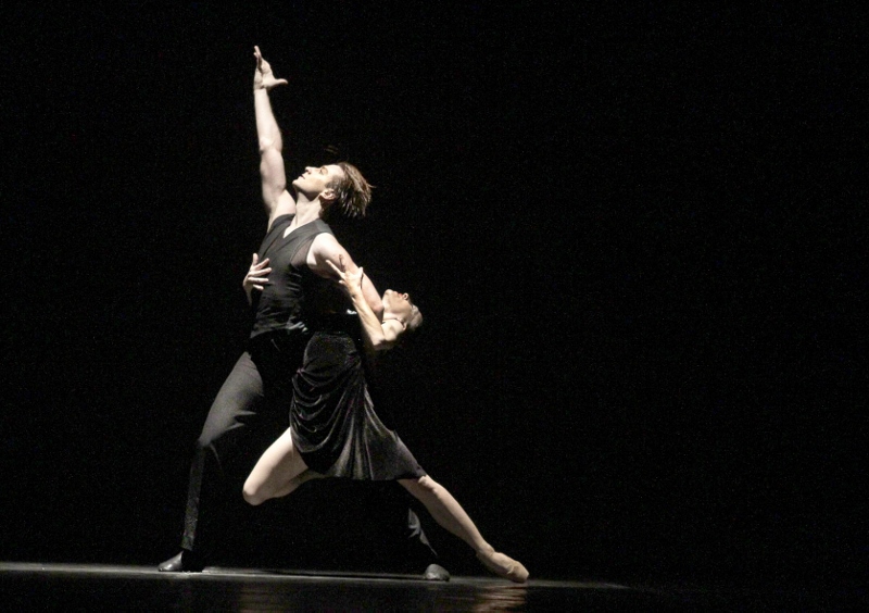 Carla Vincelli y Federico Fernández en una de las escenas de "Tango". Foto: Máximo Parpagnoli | Prensa Teatro Colón.