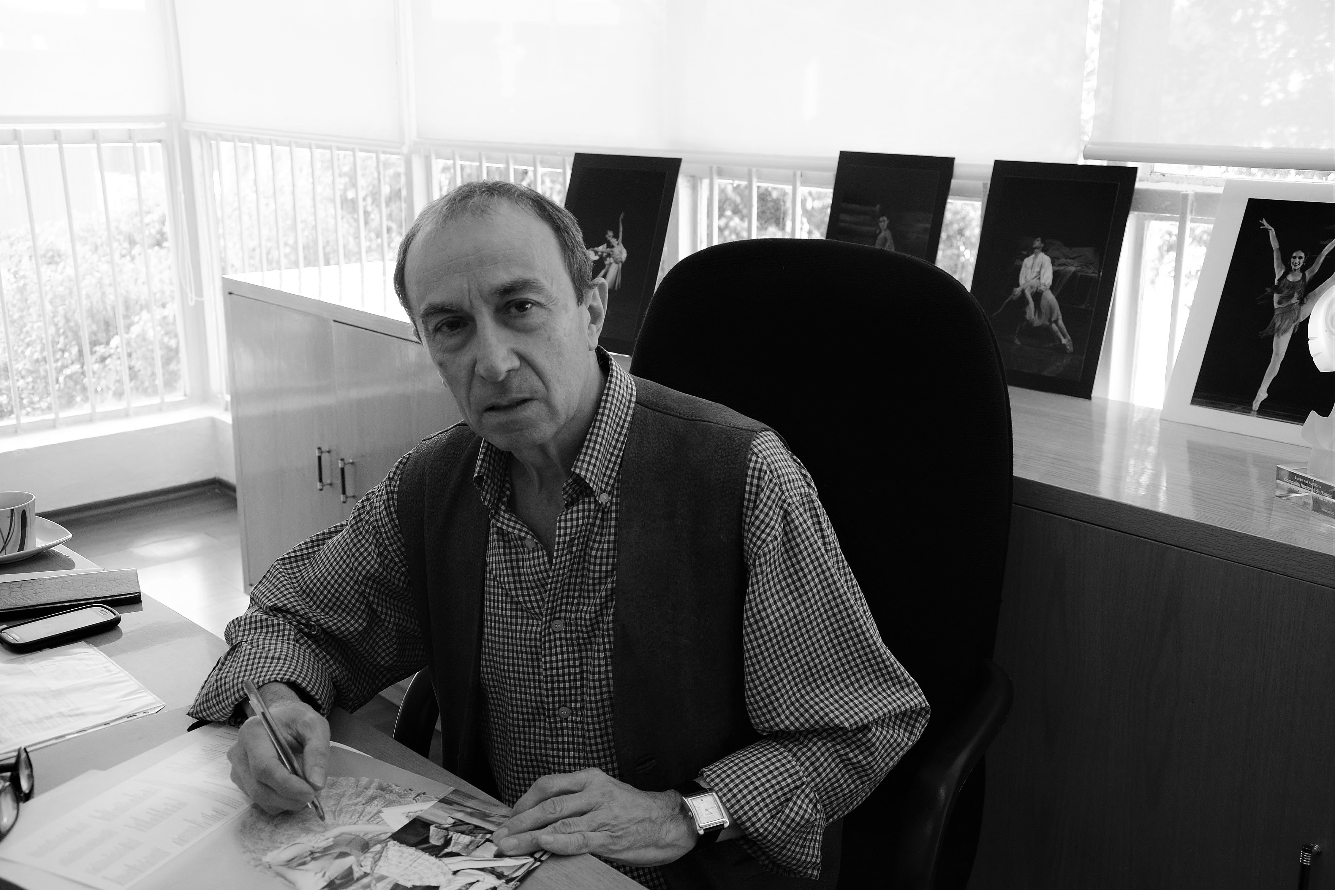 El Maestro Galizzi, en su despacho en México. Foto: Cortesía CND/ Carlos Quezada.