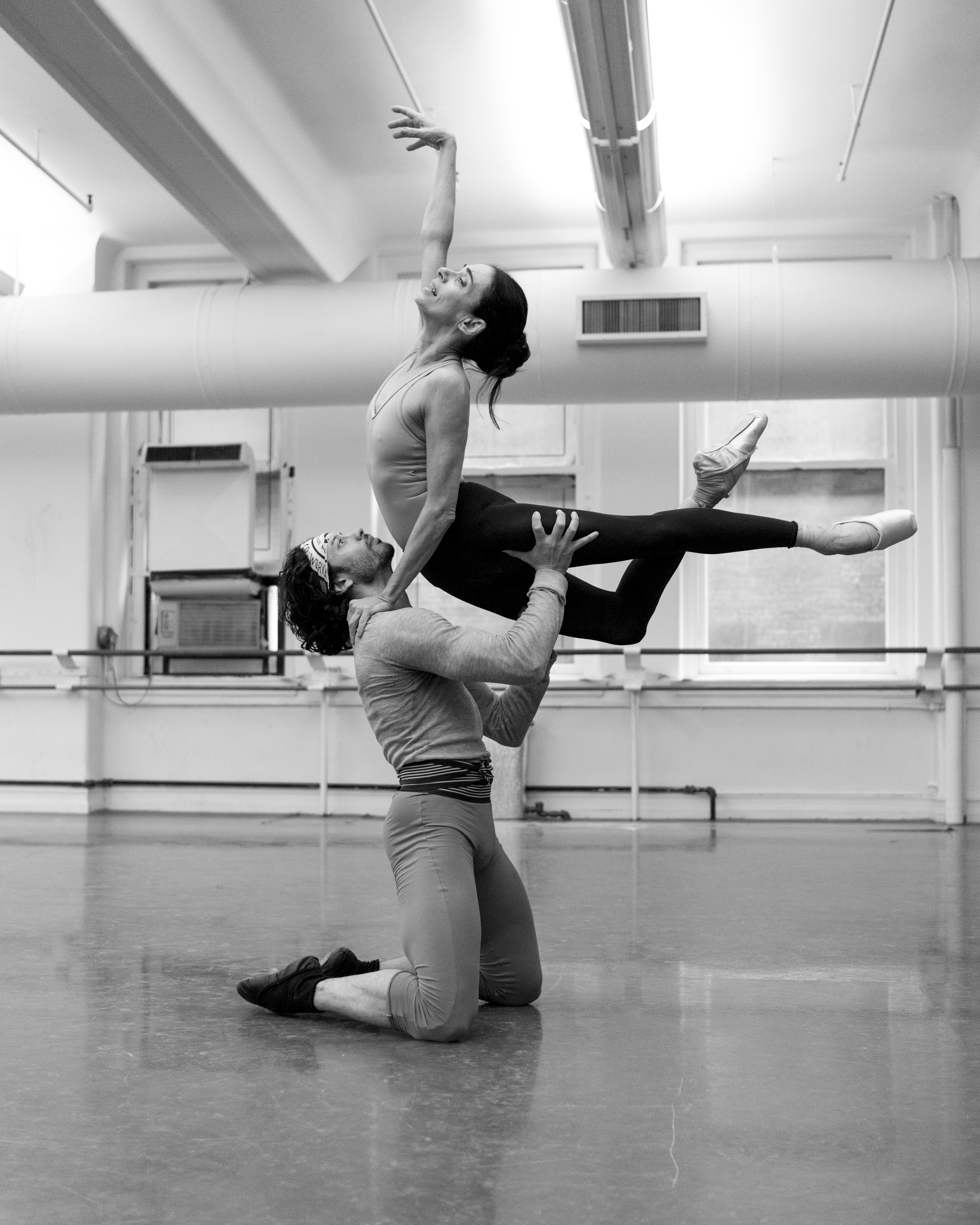 Herman Cornejo y Alessandra Ferri, ensayando "Romeo y Julieta". Ph: Lucas Chilczuk / American Ballet Theatre.